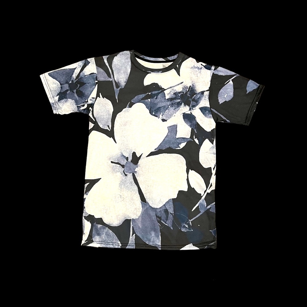 Men’s Medium Custom Fashion Tee